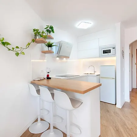 Estudio Moderno Con Terraza Y Vistas Al Mar *