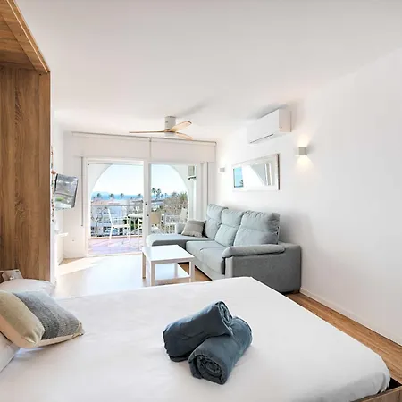 Estudio Moderno Con Terraza Y Vistas Al Mar Apartamento Ampuriabrava